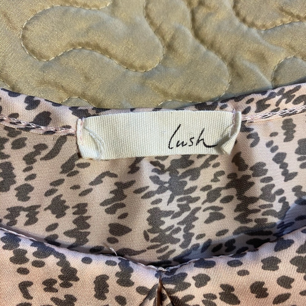 “LUSH” Neckline Ruffle Tank - Picture 7 of 13